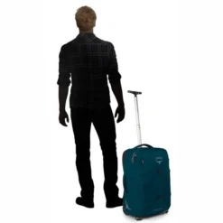 Reisetasche Osprey Farpoint Wheels 36 Muted Space Blue Unisex -Günstiges Outdoorsupply Geschäft 5 farpoint wheels 36 f19 pack on body