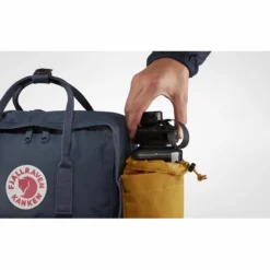 Flaschenhalter Fjallraven Kanken Bottle Pocket Ochre -Günstiges Outdoorsupply Geschäft 8 Kanken Bottle Pocket 23793 160 H DETAIL FJR