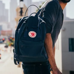 Fjallraven Rucksack Fjällräven Kånken Frostgrün 9 Fjallraven Rucksack Fjällräven Kånken Frostgrün -Günstiges Outdoorsupply Geschäft Fjallraven kanken 3 25